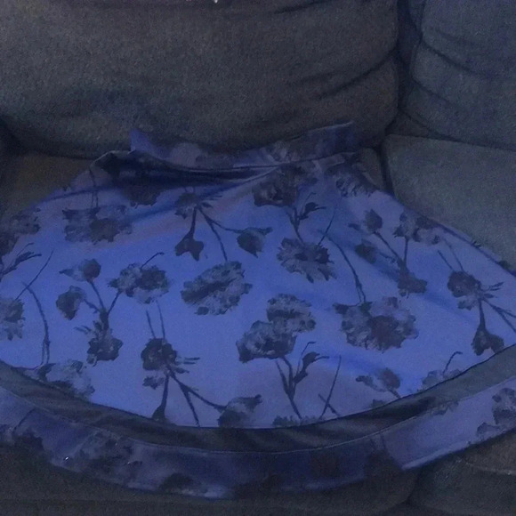 NWOT Faith and Joy by Monteau Navy/Black Floral Skirt w/Sheer Accent Hem- XL - Picture 6 of 9